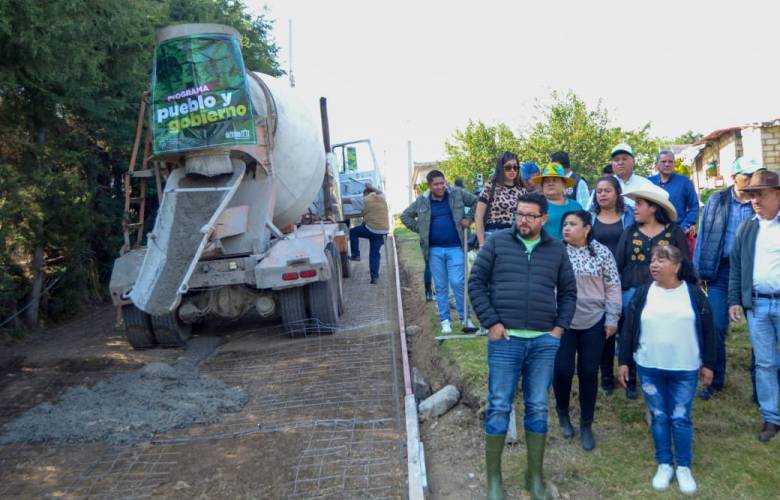 Aceleran rehabilitación de caminos en Almoloya de Juárez con participación ciudadana