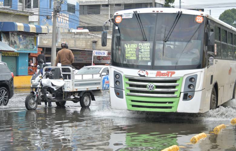 Municipios del Valle de Toluca y del Valle de México en complicaciones por lluvias