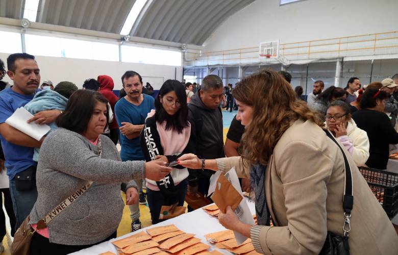 Entrega Huixquilucan 3 mil lentes gratuitos a población vulnerable 
