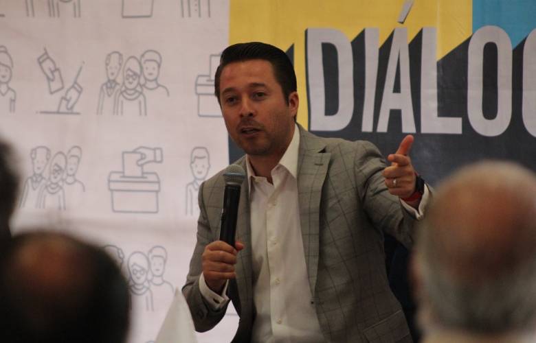 Mariano Camacho ofrece fortalecer colaboración 