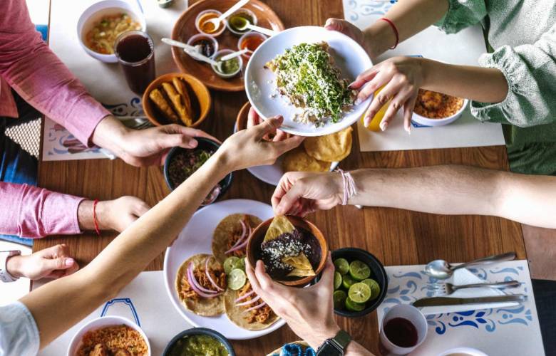 Considera estas 5 recomendaciones  para cuidar tu salud gástrica  el Fin de Año