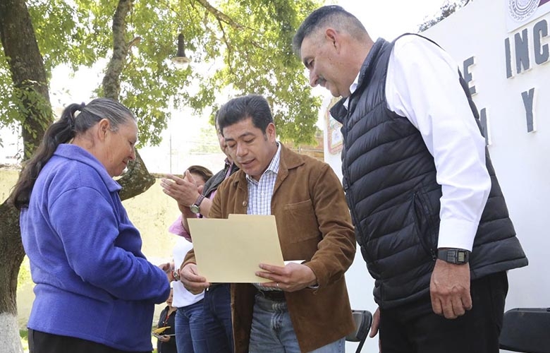 Miguel sámano peralta entrega incentivos agrícolas a productores del distrito xiv