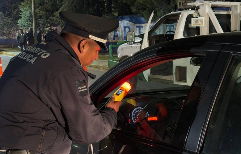 Refuerza Toluca operativo “Conduce sin Alcohol” y remite a 55 conductores