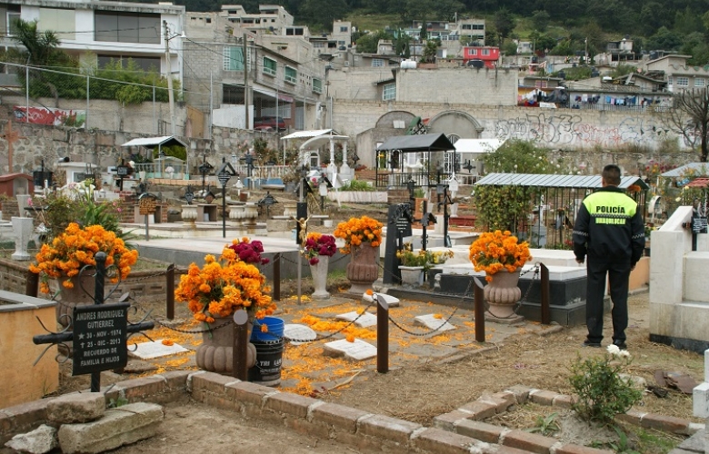 Vigilarán panteones en huixquilucan