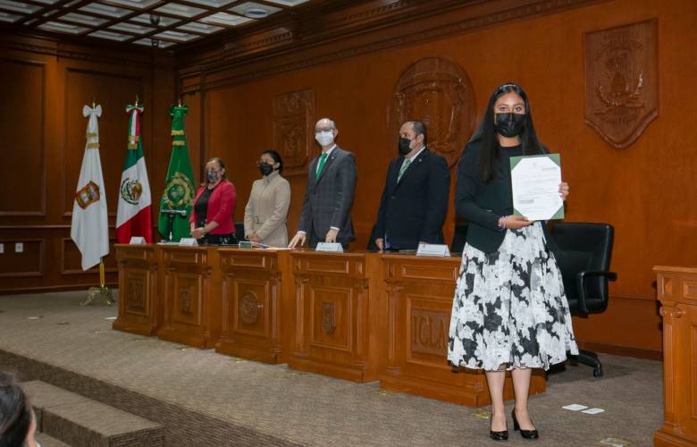 Entrega UAEMéx 18 mil 785 becas, estímulos y apoyos a estudiantado 