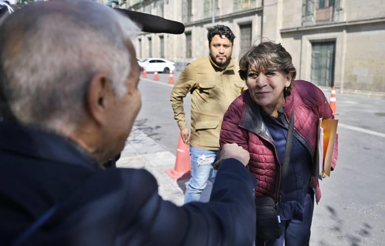 Arriba Gobernadora Delfina Gómez Álvarez a Palacio Nacional para reunión con Presidenta Claudia Sheinbaum Pardo