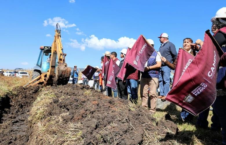 Beneficia EdoMéx a más de 8 mil productores con maquinaria para el campo