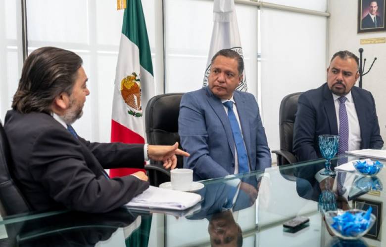 Trabajan ayuntamiento y Colegio de Notarios para impulsar la regularización del patrimonio en Toluca