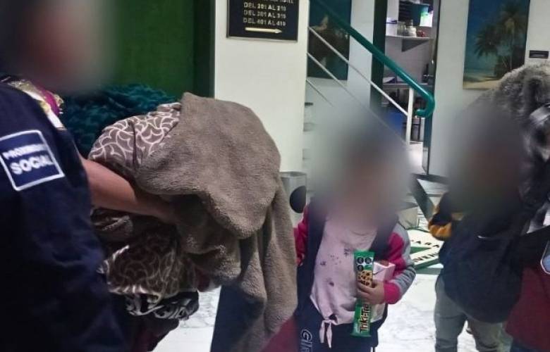 Apoya Policía de Ecatepec a familia vulnerable y facilita su regreso a Zacatecas
