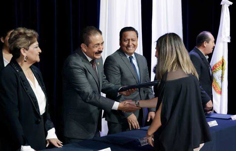 SECTI entrega 34 Acuerdos de Autorización a escuelas particulares de educación básica en el Estado de México