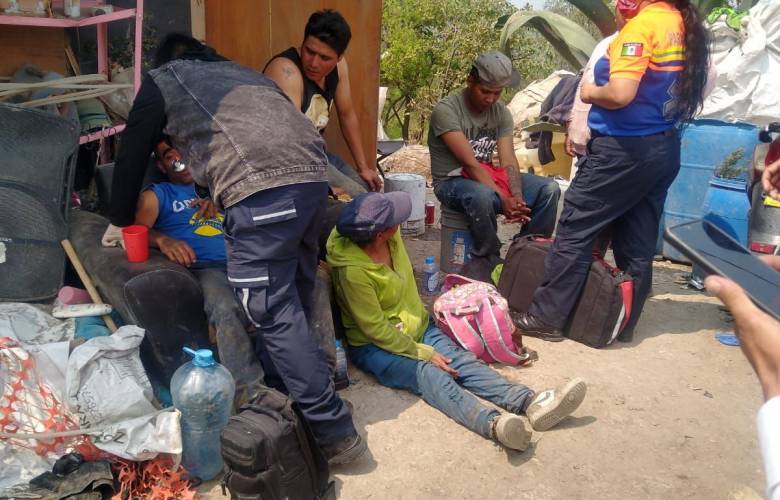 Rescatan cuerpos de emergencia a 3 personas atrapadas por deslizamiento en tiradero de Naucalpan 