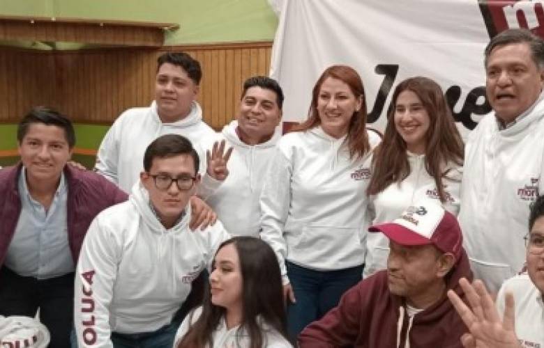 Toman protesta los integrantes del Comité Juventudes Morena Valle de Toluca.