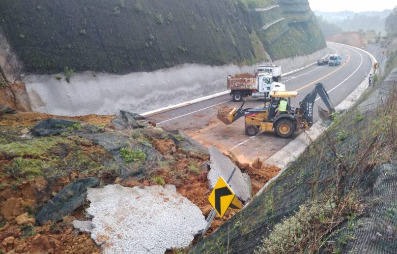 Atiende gem derrumbe en la toluca - zitácuaroÂ 