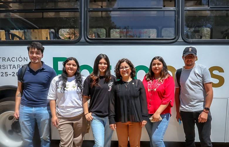 Refuerza UAEMéx apoyo estudiantil con convenio y entrega de Potrobús en Temascaltepec