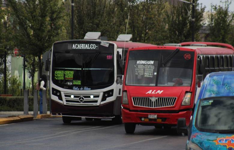 Suspenden paro transportistas del Valle de Toluca, presionan por aumento al pasaje