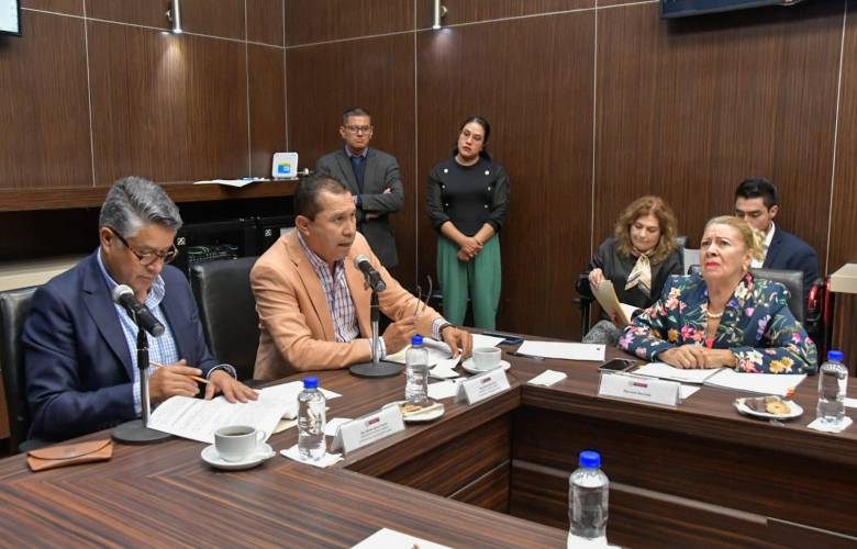 Cárcel para quien se haga pasar por policía y tambien por robo de coladeras