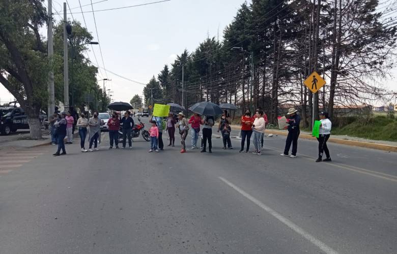 Nuevo bloqueo en Las Partidas, exigen claves escolares