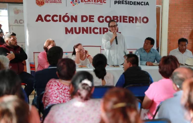 Supervisa Azucena Cisneros repavimentación en Ecatepec y atiende demandas vecinales